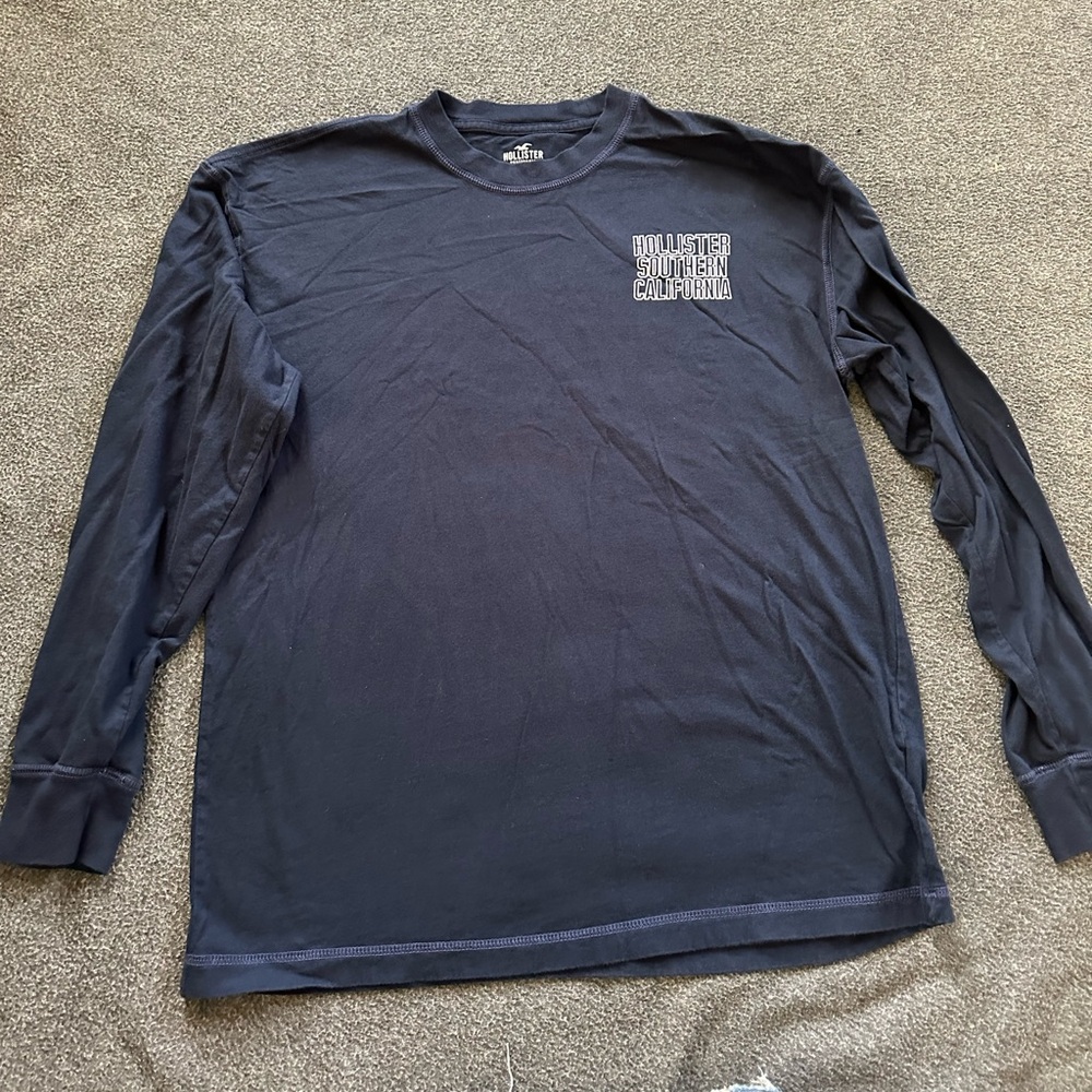 Hollister Men's Dark Blue Long Sleeve Tee